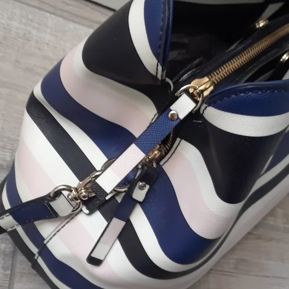 KATE SPADE..EVANGELIE LAUREL WAY..CRUISE STRIPE BAG - Picture 4 of 10